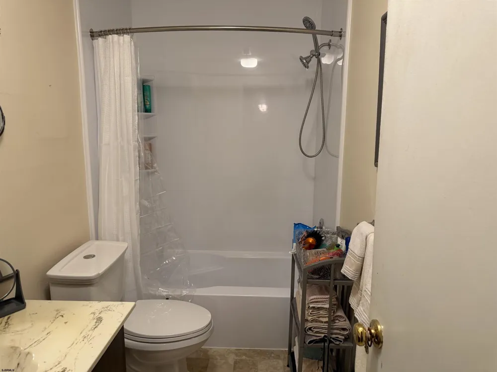607 Meadowbrook Dr Mays Landing, NJ 08330