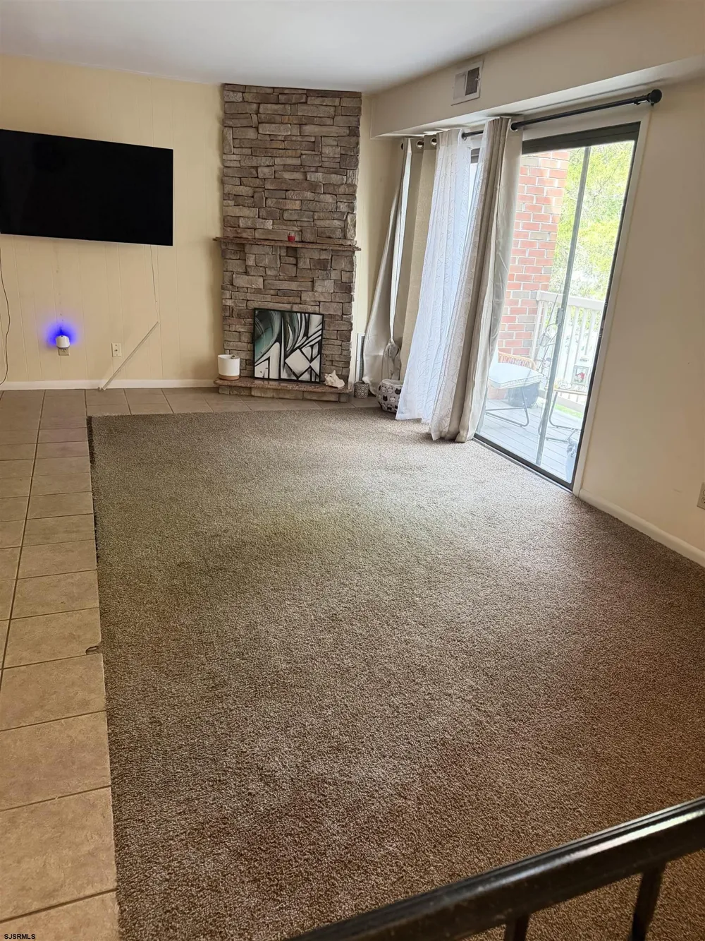 607 Meadowbrook Dr Mays Landing, NJ 08330