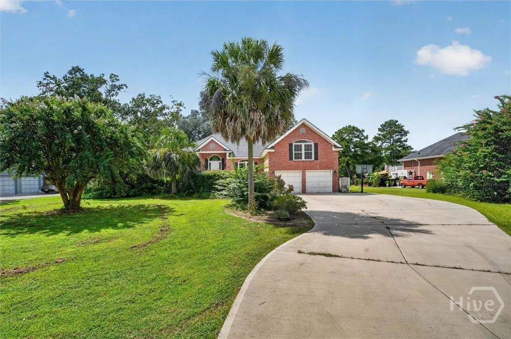 742 Sterling Road Richmond Hill, GA 31324