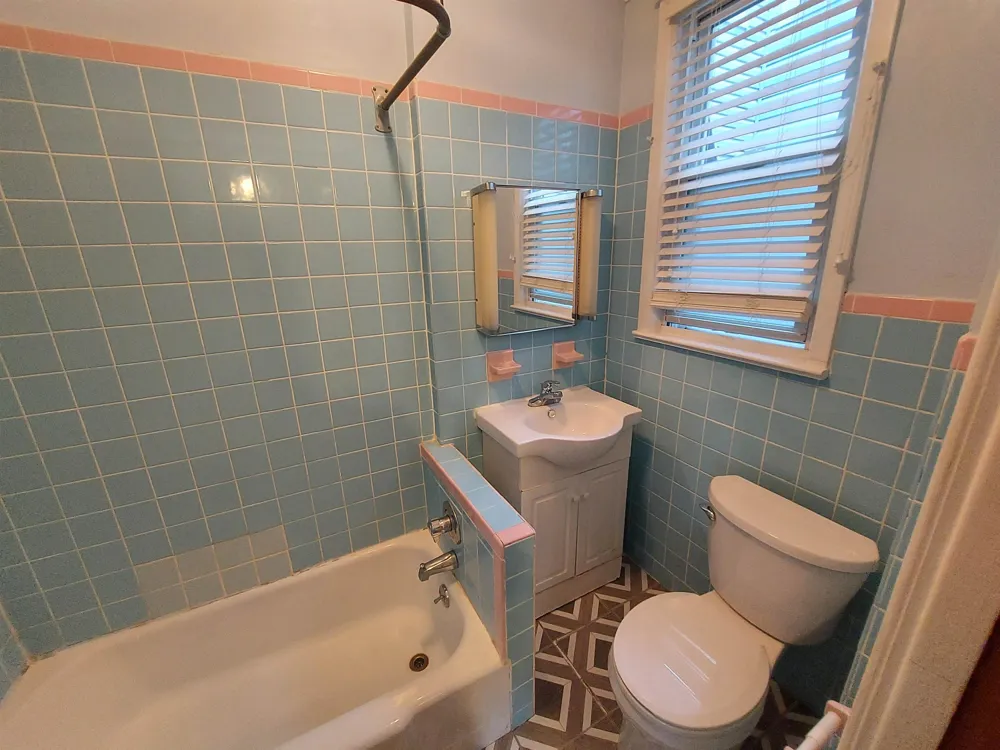 168 ORIENT ST Bayonne, NJ 07002