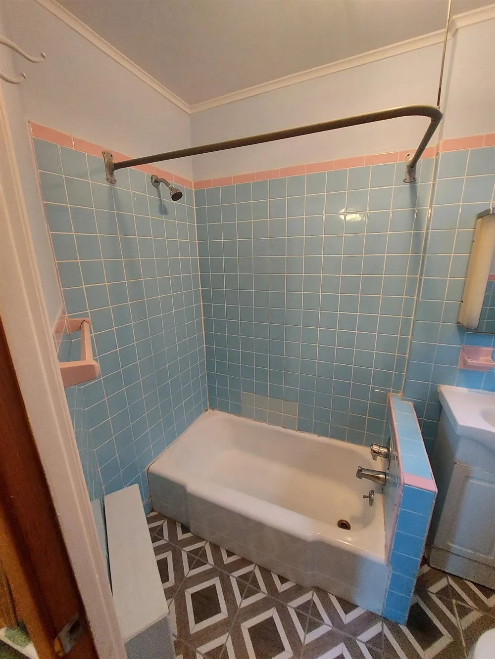 168 ORIENT ST Bayonne, NJ 07002