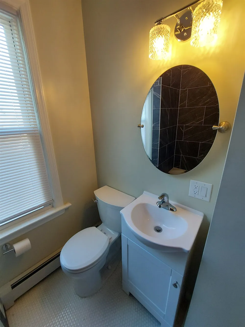 38 EAST 19TH ST Bayonne, NJ 07002