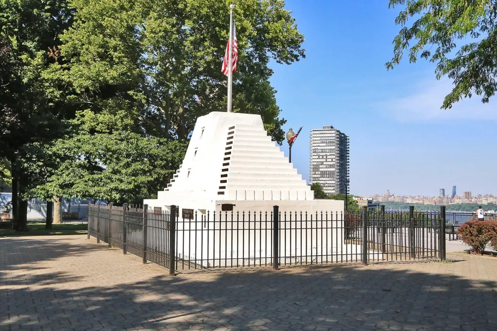 16 46TH ST Weehawken, NJ 07086