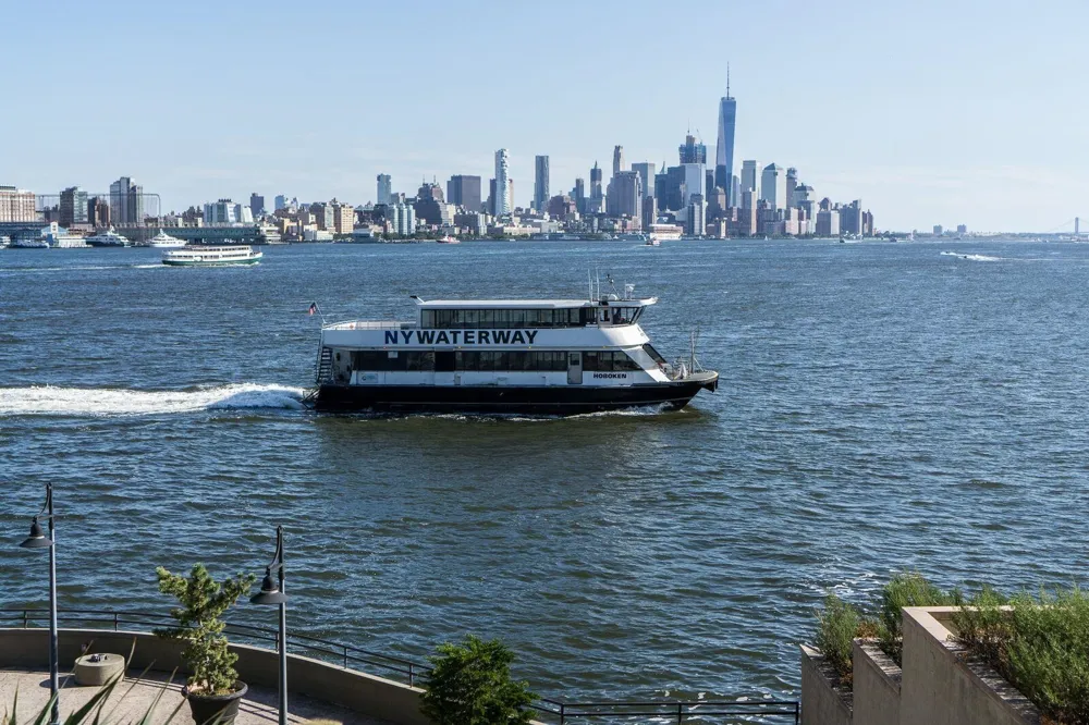 16 46TH ST Weehawken, NJ 07086