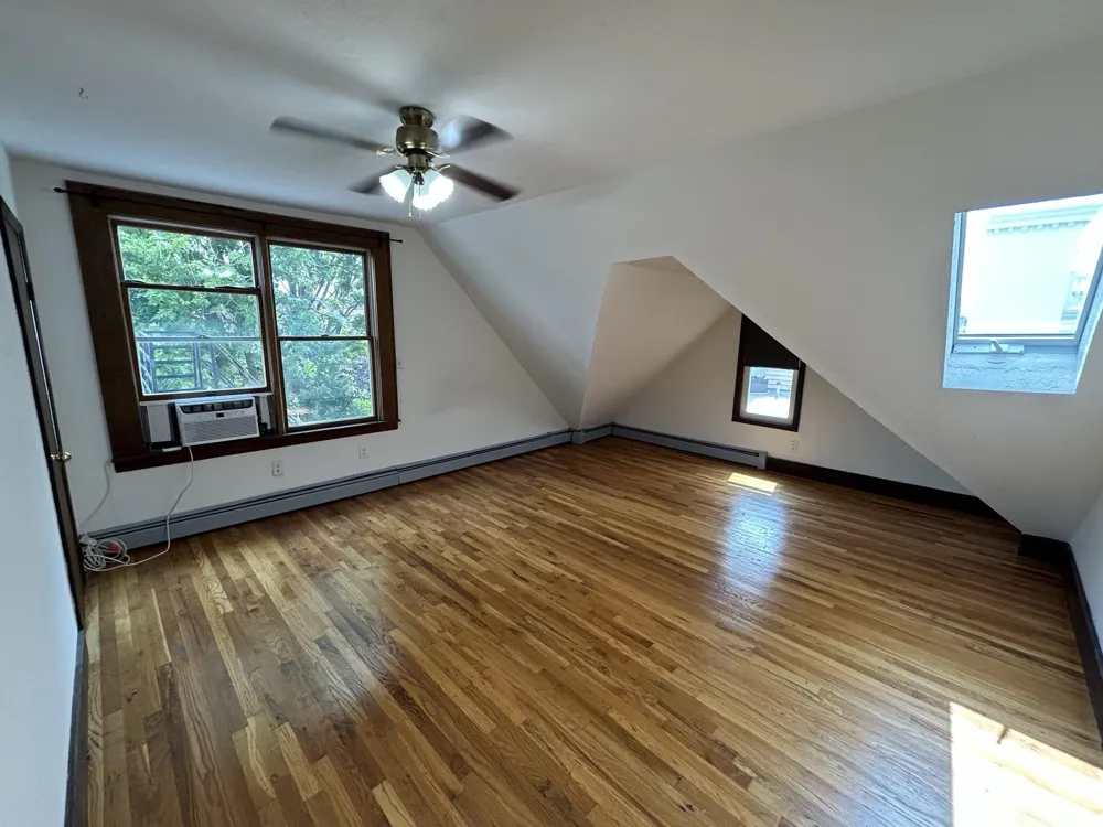16 46TH ST Weehawken, NJ 07086