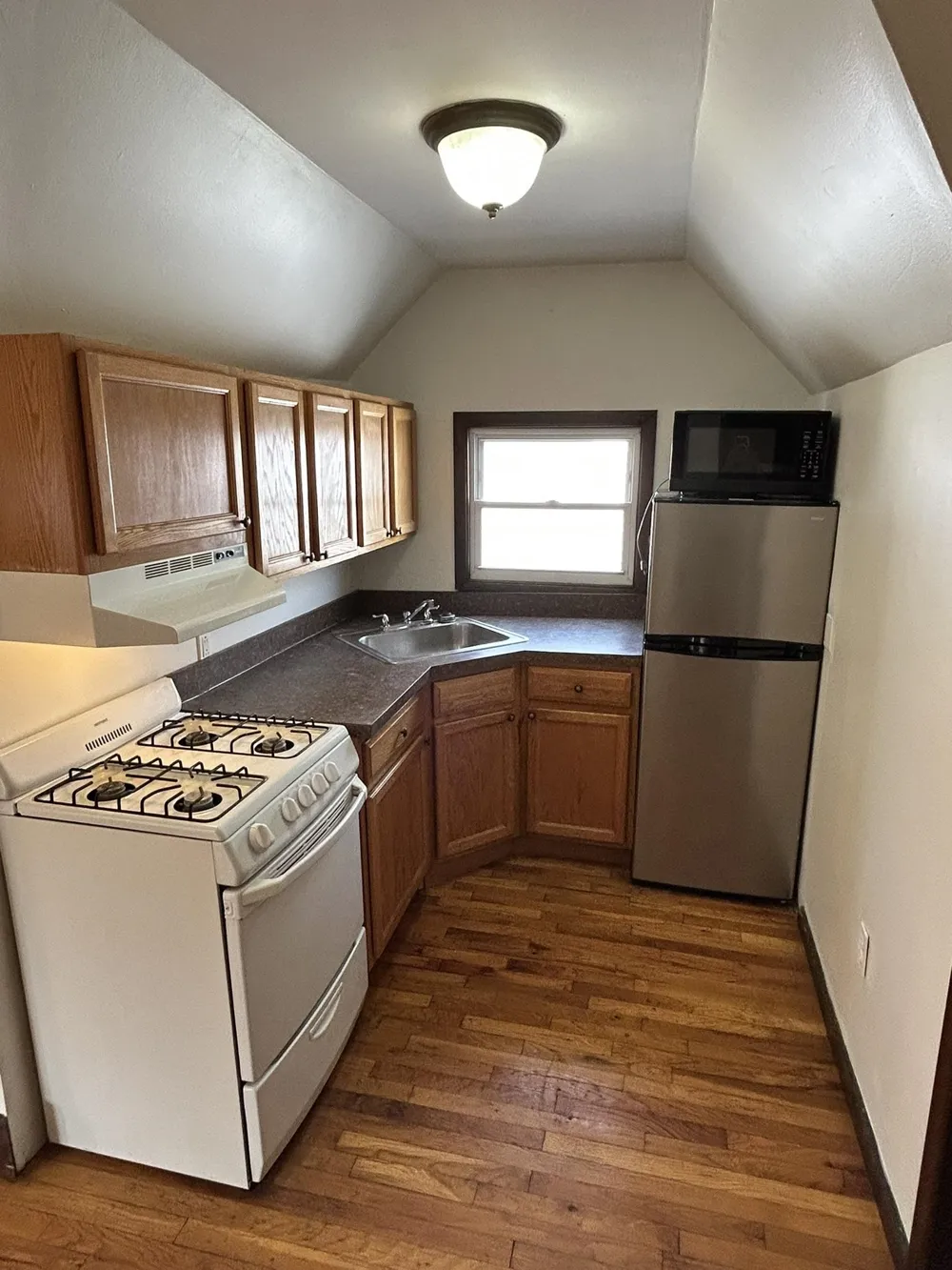 16 46TH ST Weehawken, NJ 07086