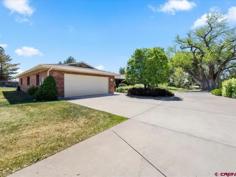 1214 Peppertree Drive