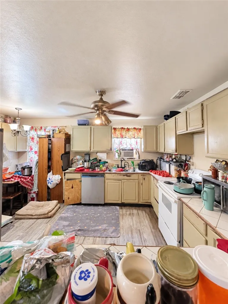1913 Sandy Way Corpus Christi, TX 78418