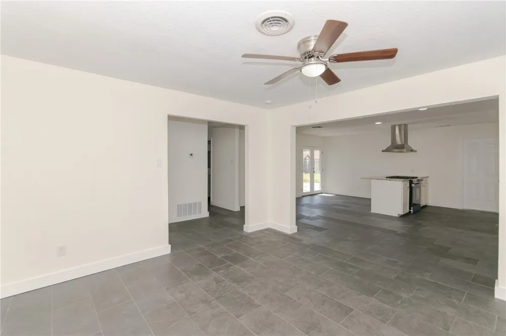 4013 Kingston Drive Corpus Christi, TX 78411