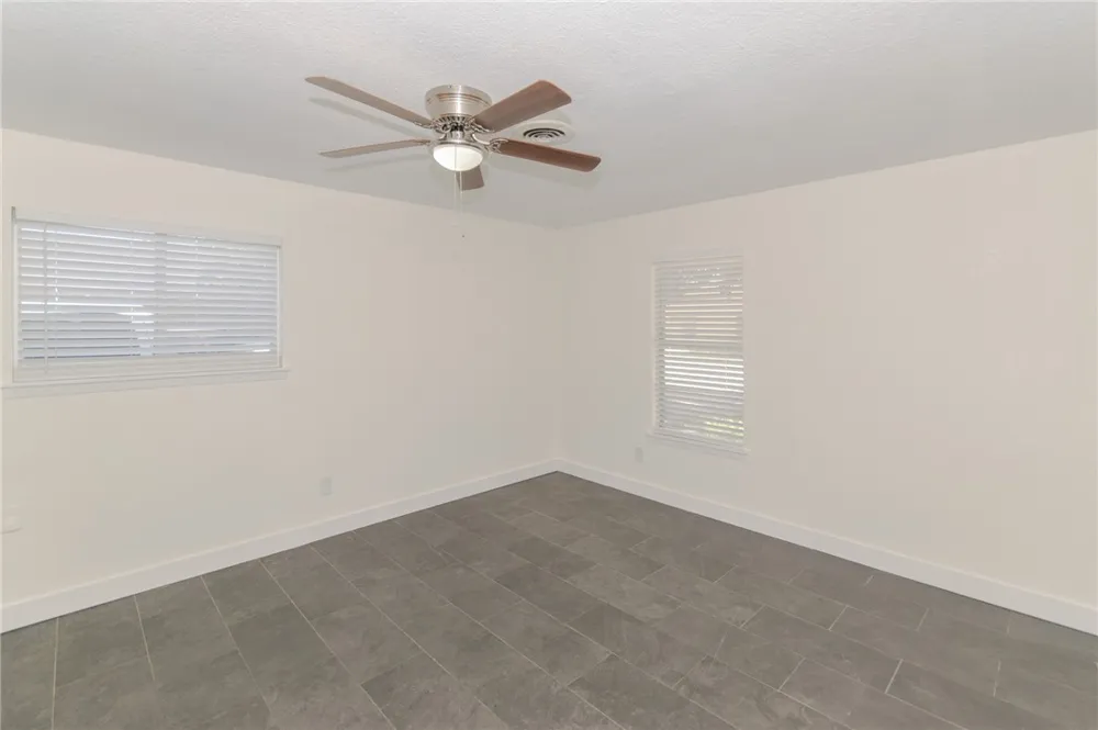 4013 Kingston Drive Corpus Christi, TX 78411