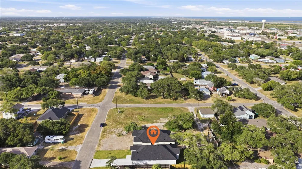 1041 S MCCAMPBELL Aransas Pass, TX 78336