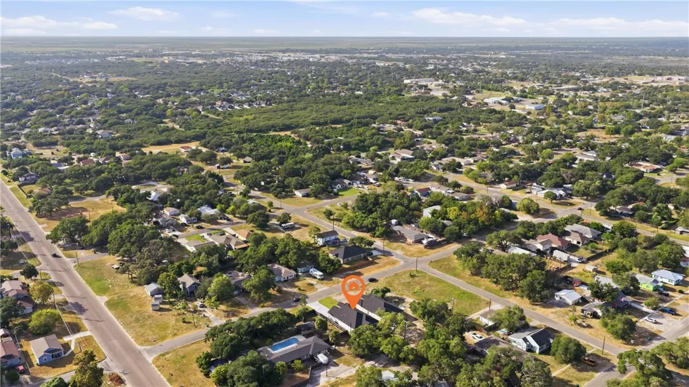 1041 S MCCAMPBELL Aransas Pass, TX 78336