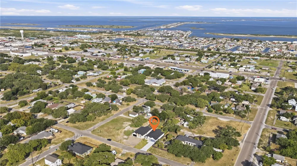 1041 S MCCAMPBELL Aransas Pass, TX 78336