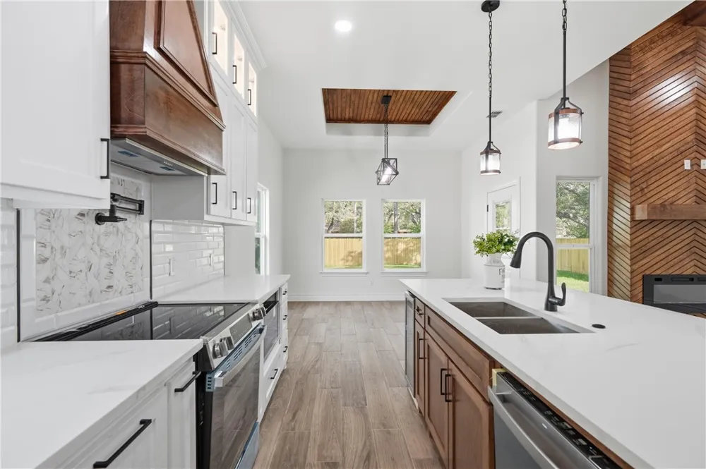1041 S MCCAMPBELL Aransas Pass, TX 78336