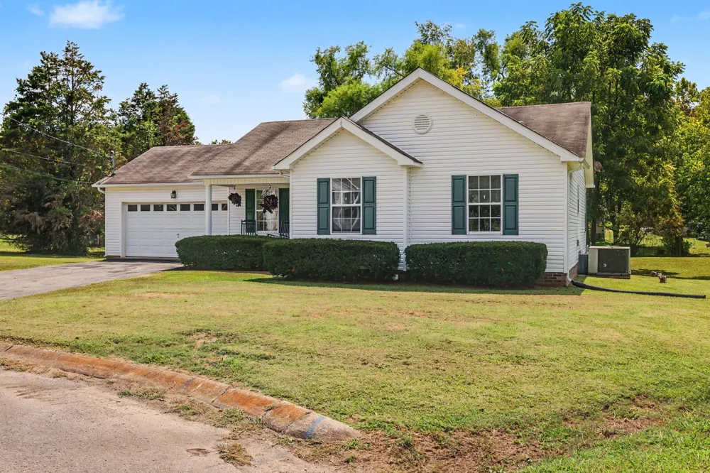 718 Paige Ct Columbia, TN 38401