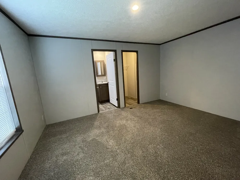 89 Elm Highland, MI 48357
