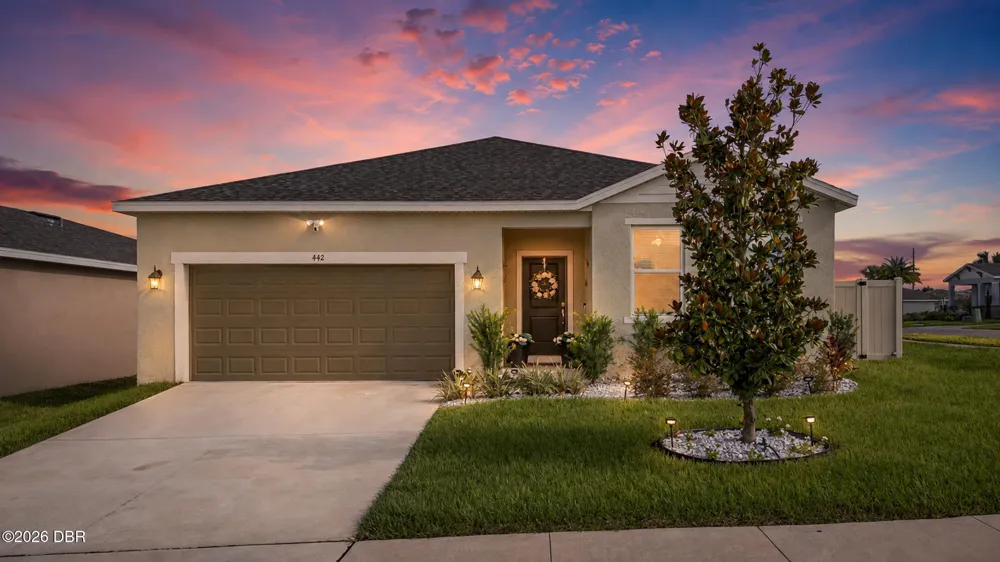 442 Quayside Avenue Mascotte, FL 34753