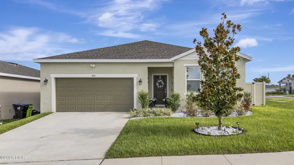 442 Quayside Avenue Mascotte, FL 34753