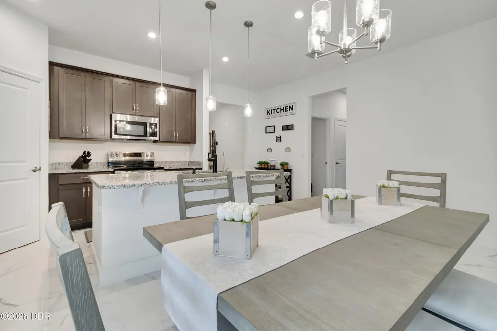 442 Quayside Avenue Mascotte, FL 34753