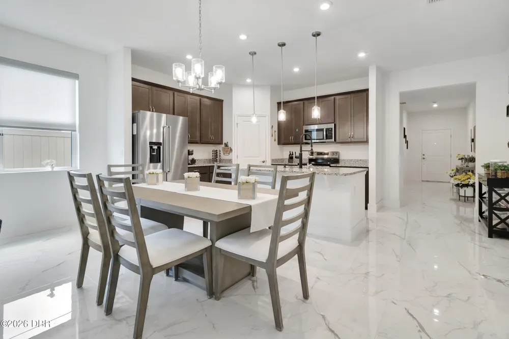 442 Quayside Avenue Mascotte, FL 34753