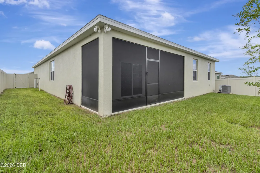 442 Quayside Avenue Mascotte, FL 34753
