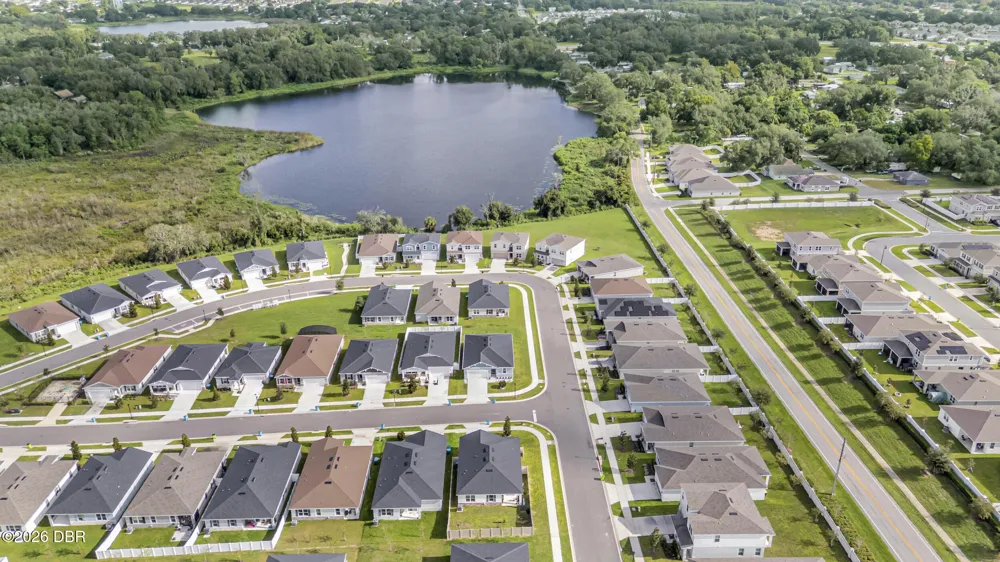 442 Quayside Avenue Mascotte, FL 34753