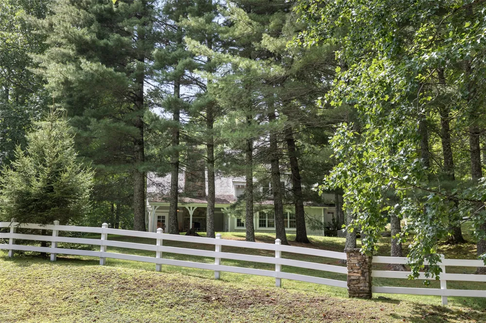 426 Meadowcrest Drive Cashiers, NC 28717