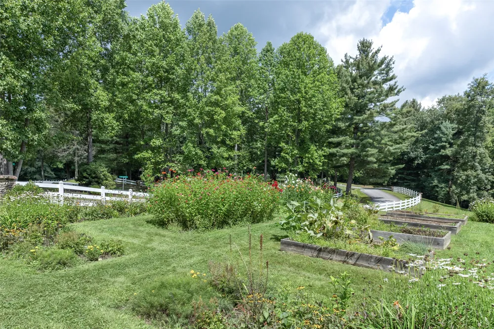 426 Meadowcrest Drive Cashiers, NC 28717