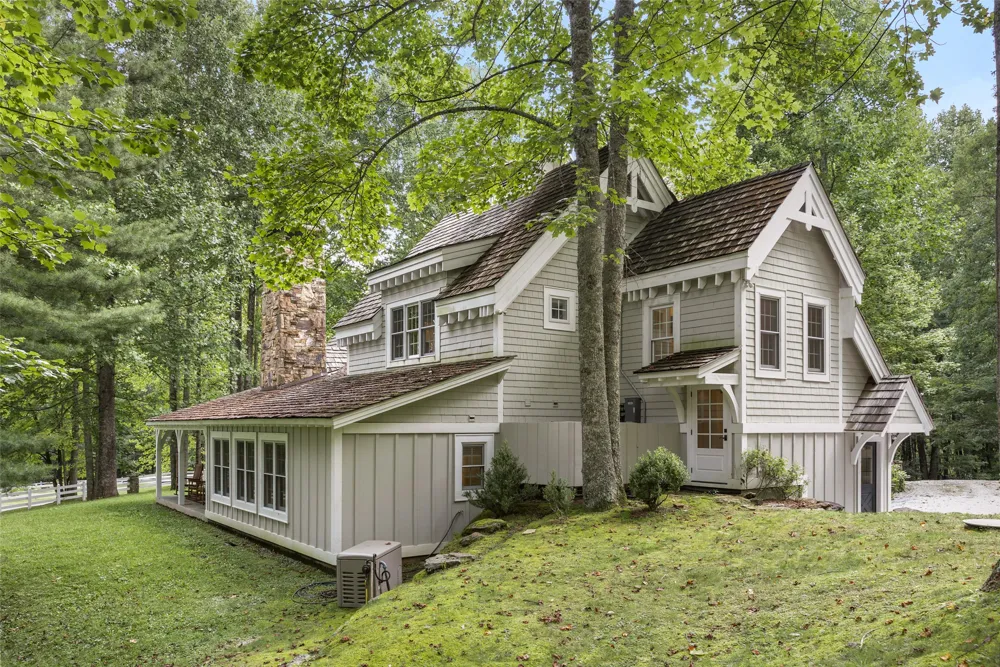 426 Meadowcrest Drive Cashiers, NC 28717