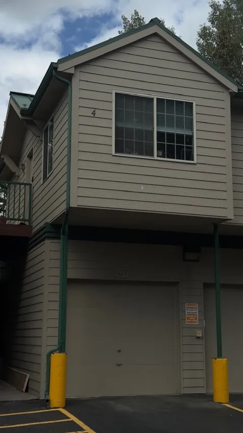980 Lakepoint Drive #4