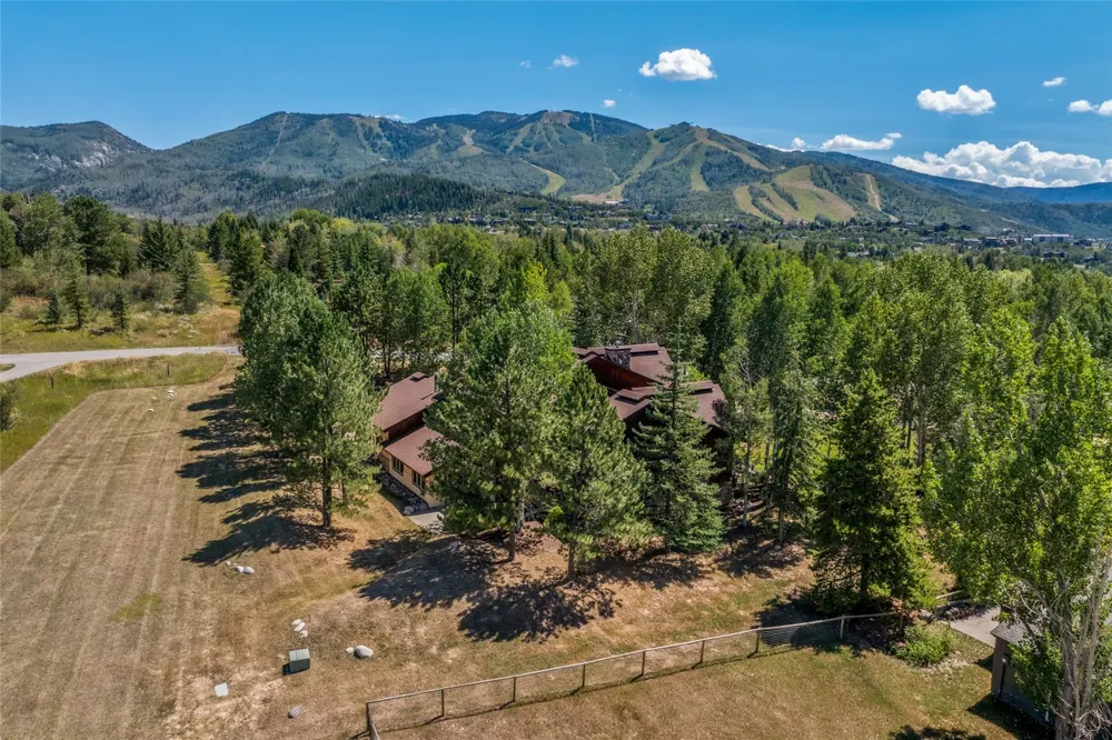 816 Spring Hill Road Steamboat Springs, CO 80487