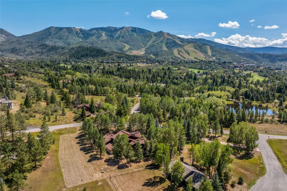 816 Spring Hill Road Steamboat Springs, CO 80487