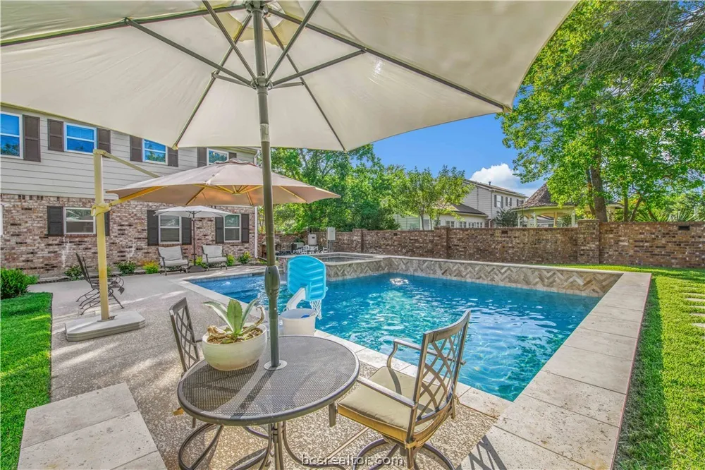 3711 Sunnybrook Lane Bryan, TX 77802