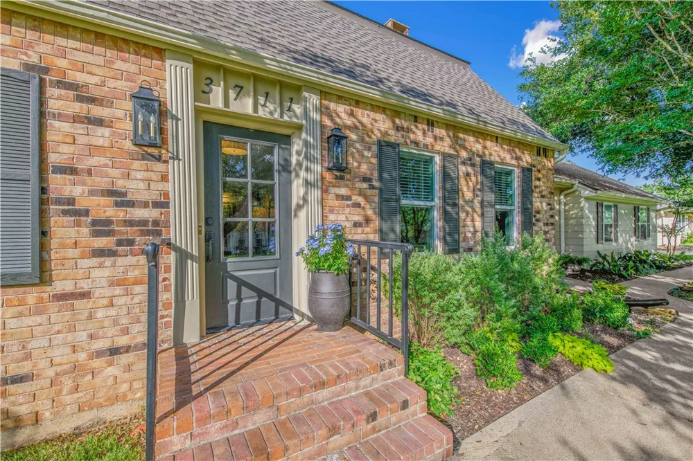 3711 Sunnybrook Lane Bryan, TX 77802