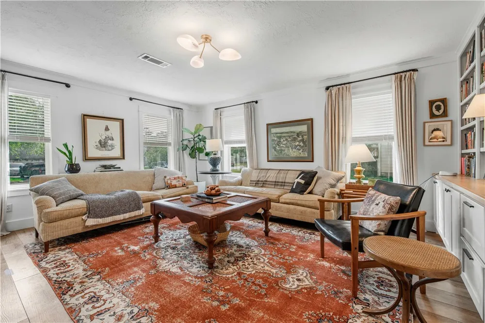 3711 Sunnybrook Lane Bryan, TX 77802