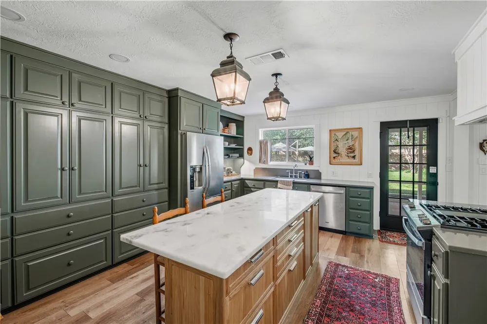 3711 Sunnybrook Lane Bryan, TX 77802