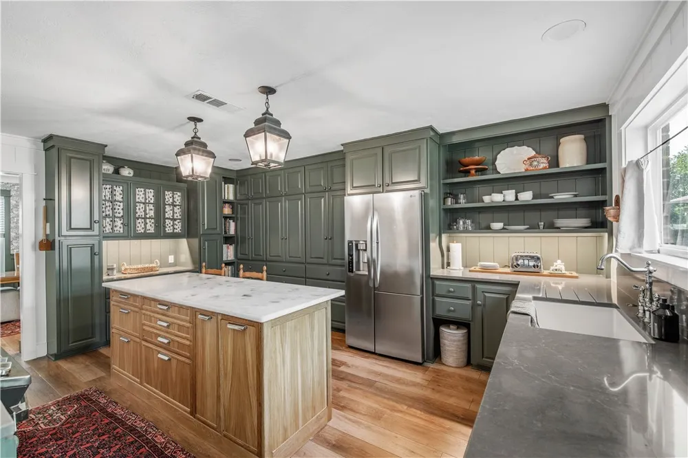 3711 Sunnybrook Lane Bryan, TX 77802