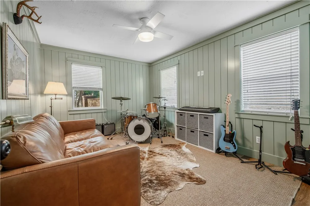 3711 Sunnybrook Lane Bryan, TX 77802