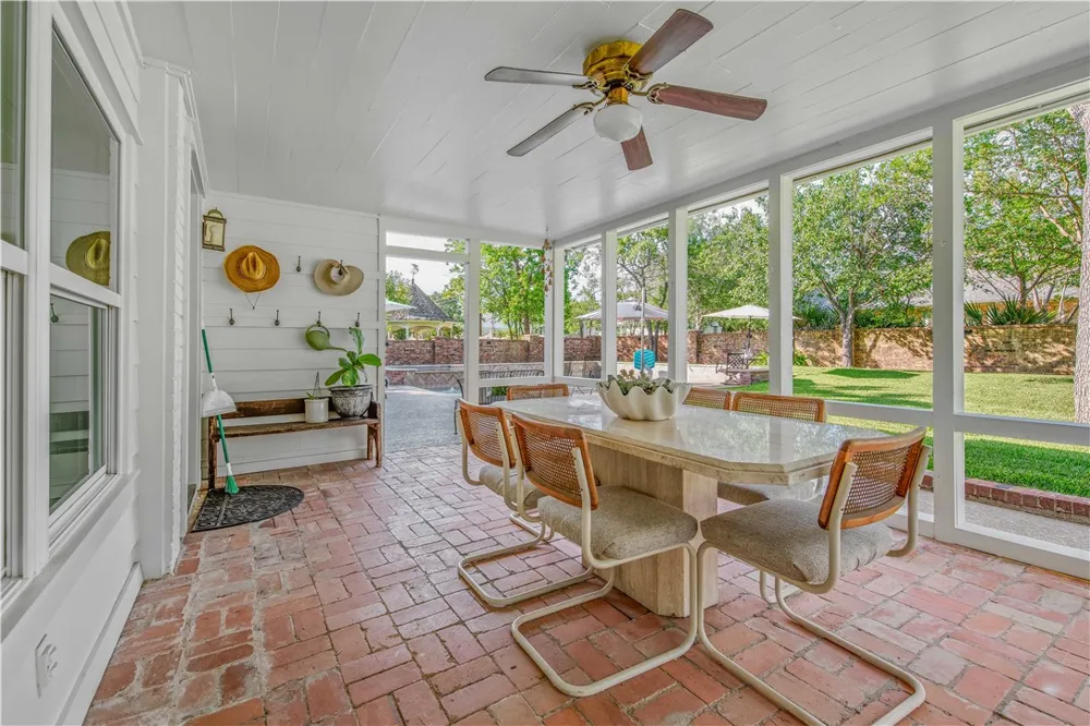 3711 Sunnybrook Lane Bryan, TX 77802