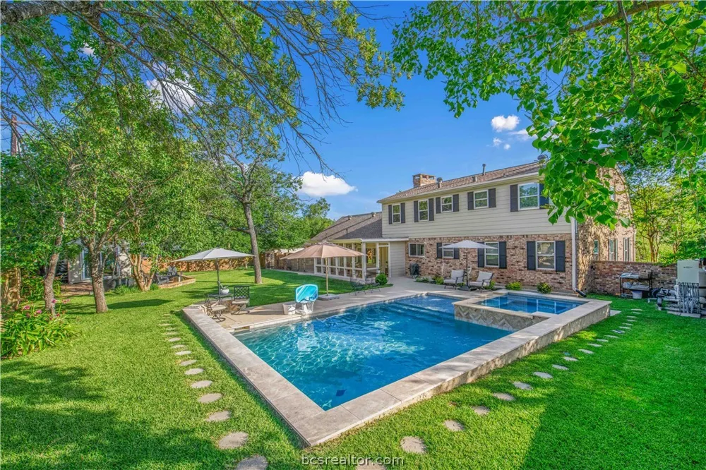 3711 Sunnybrook Lane Bryan, TX 77802