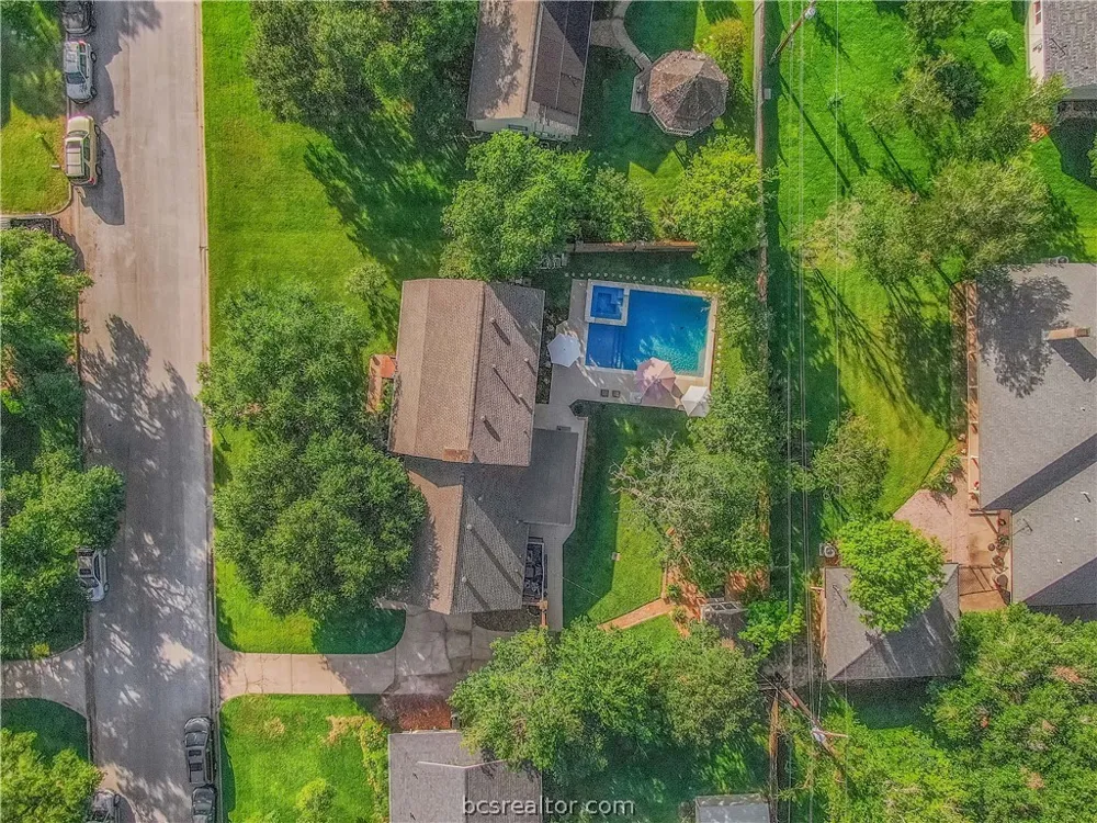 3711 Sunnybrook Lane Bryan, TX 77802