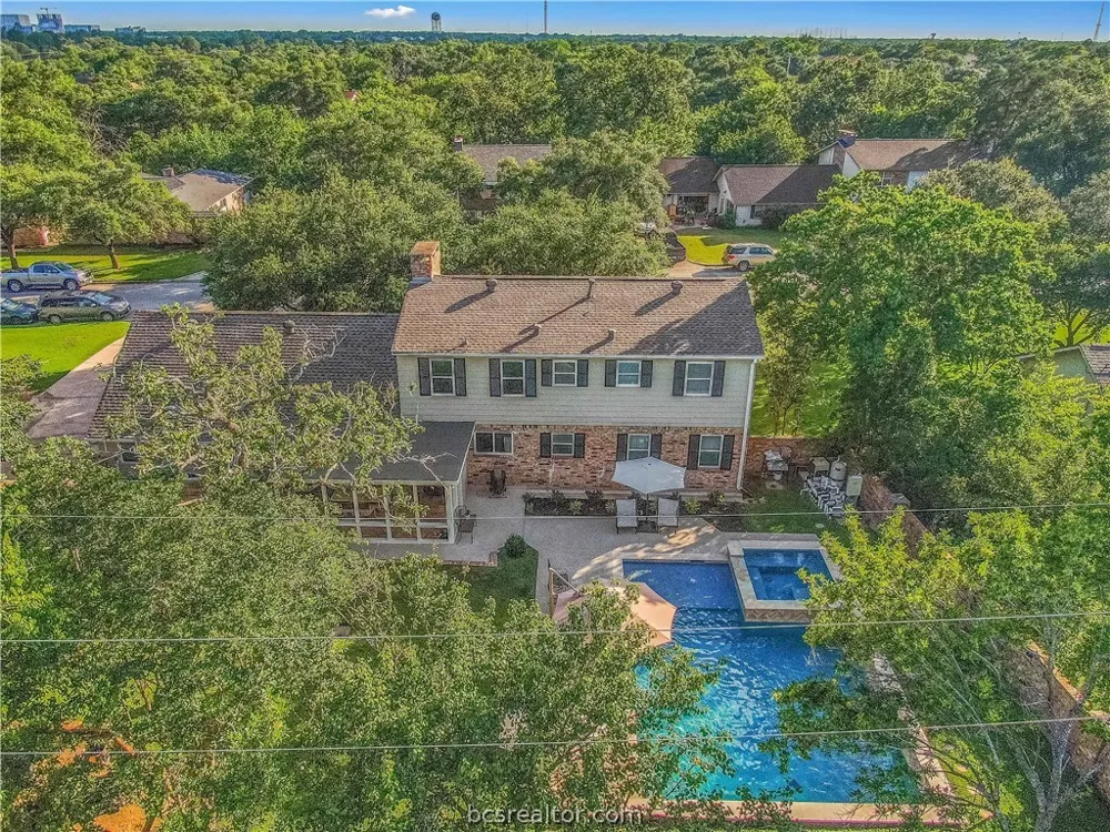 3711 Sunnybrook Lane Bryan, TX 77802