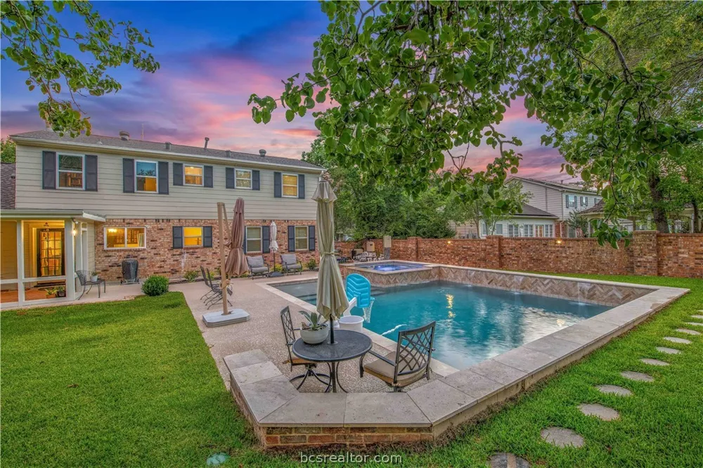 3711 Sunnybrook Lane Bryan, TX 77802