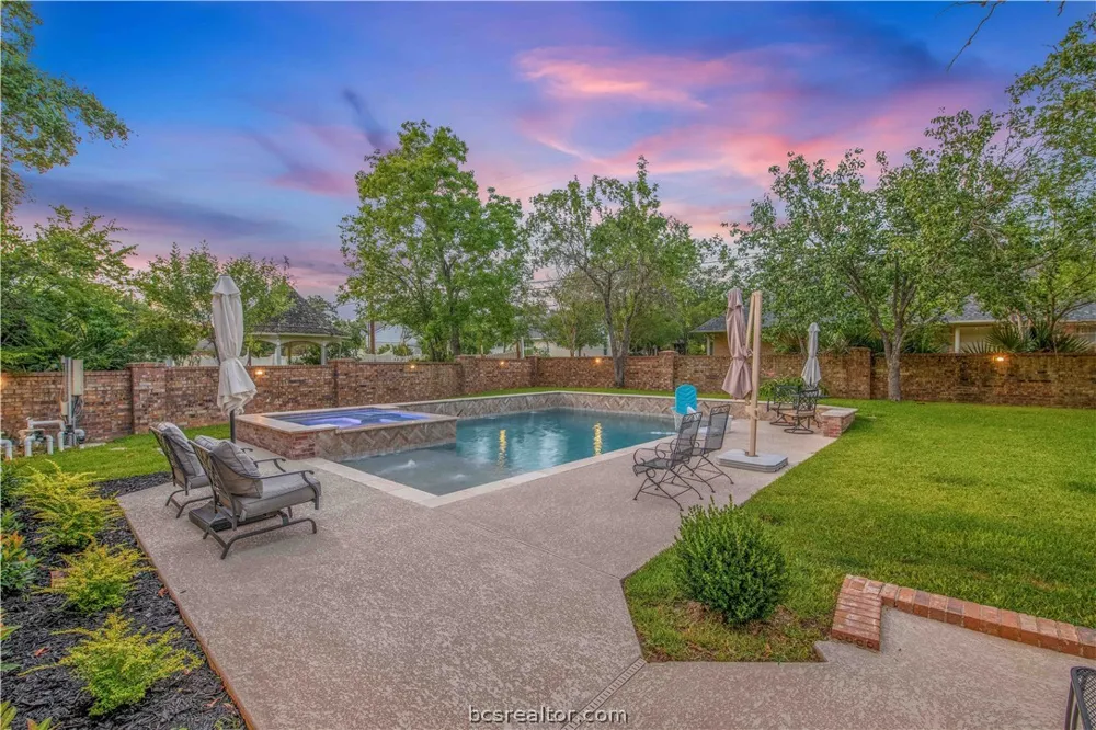 3711 Sunnybrook Lane Bryan, TX 77802