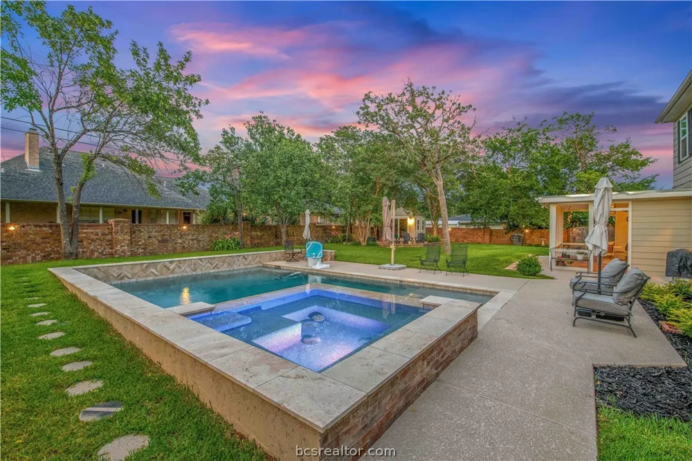 3711 Sunnybrook Lane Bryan, TX 77802