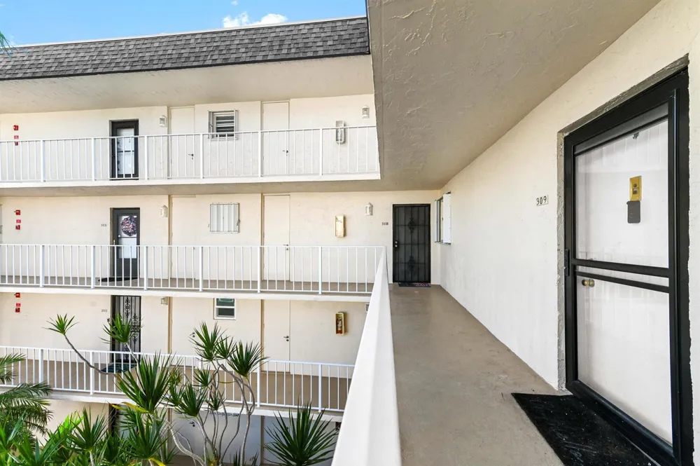 3575 S OCEAN BOULEVARD #309 South Palm Beach, FL 33480