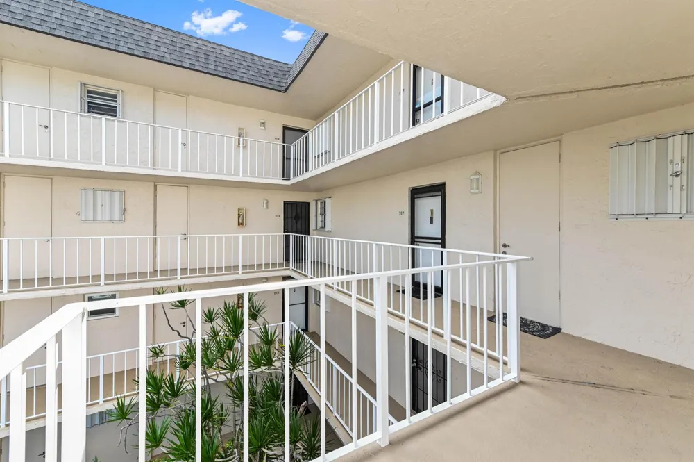 3575 S OCEAN BOULEVARD #309 South Palm Beach, FL 33480