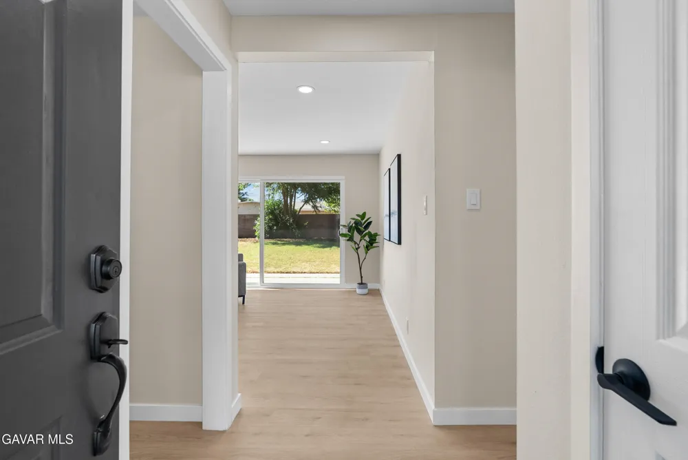 512 E Lingard Street Lancaster, CA 93535