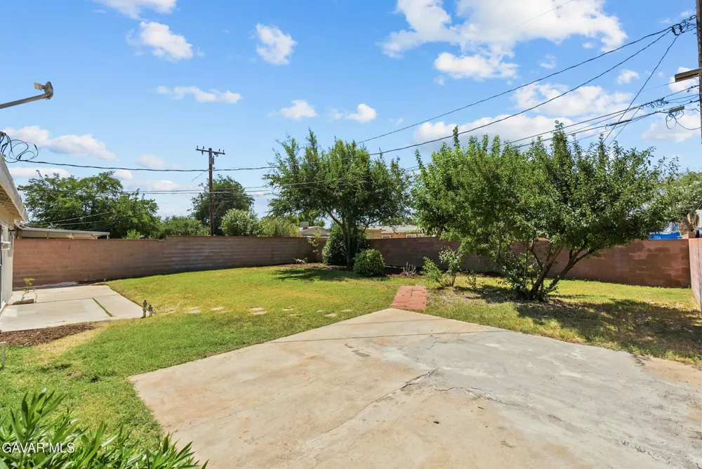 512 E Lingard Street Lancaster, CA 93535