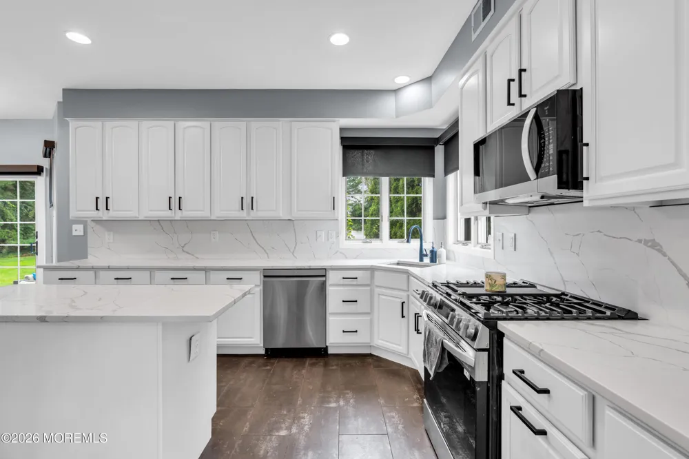 2395 Apple Ridge Circle Manasquan, NJ 08736